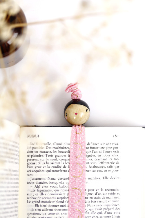 (image pour) Marque Page Octobre rose BooBs Rose